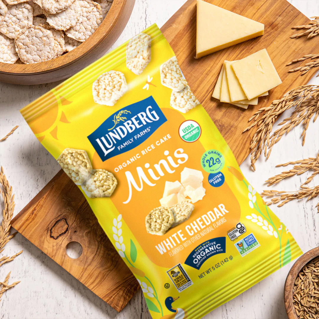 Organic White Cheddar Rice Cake Minis - Image 4